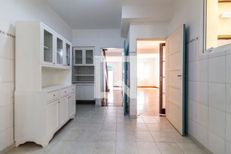 Casa à venda com 235m², 3 quartos e 2 vagas Casa à venda com 235m², 3 quartos e 2 vagasCozinha