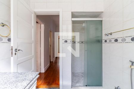 Casa à venda com 235m², 3 quartos e 2 vagas Casa à venda com 235m², 3 quartos e 2 vagasBanheiro Social