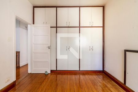 Casa à venda com 235m², 3 quartos e 2 vagas Casa à venda com 235m², 3 quartos e 2 vagasQuarto 2