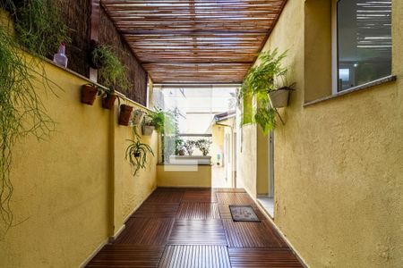 Casa à venda com 235m², 3 quartos e 2 vagas Casa à venda com 235m², 3 quartos e 2 vagasQuintal