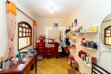 Casa à venda com 264m², 3 quartos e 6 vagasQuarto de Serviço