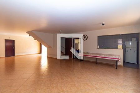 Casa à venda com 264m², 3 quartos e 6 vagasGaragem e Salão de Festa