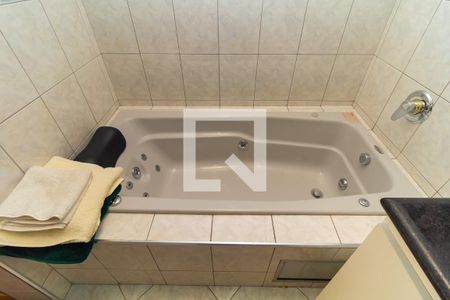 Casa à venda com 264m², 3 quartos e 6 vagasBanheiro da Suíte