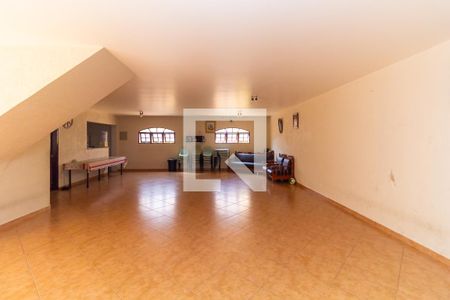 Casa à venda com 264m², 3 quartos e 6 vagasGaragem e Salão de Festa