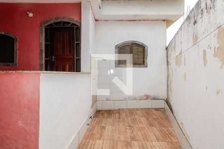 Casa para alugar com 65m², 2 quartos e sem vagaQuintal