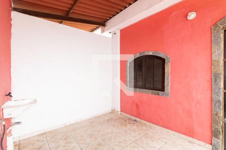Casa para alugar com 65m², 2 quartos e sem vagaQuintal