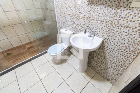 Casa para alugar com 65m², 2 quartos e sem vagaBanheiro