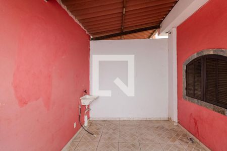 Casa para alugar com 65m², 2 quartos e sem vagaQuintal