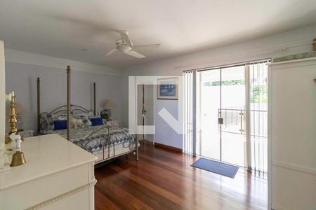 Casa de condomínio à venda com 587m², 4 quartos e 6 vagas Casa de condomínio à venda com 587m², 4 quartos e 6 vagasSuíte 3