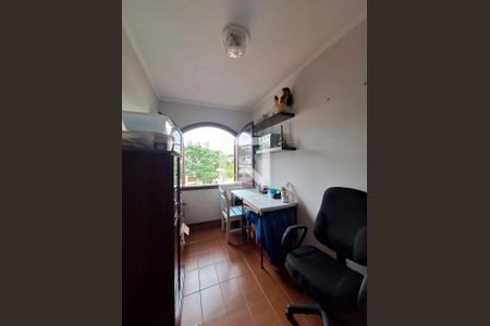 Casa à venda com 370m², 3 quartos e 6 vagasQuarto de Serviço