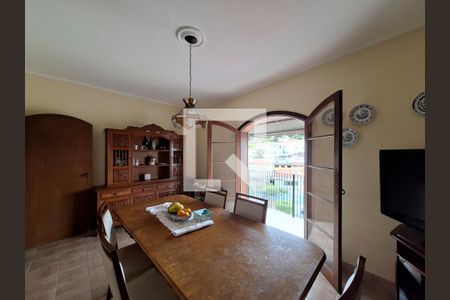 Casa à venda com 370m², 3 quartos e 6 vagasCopa