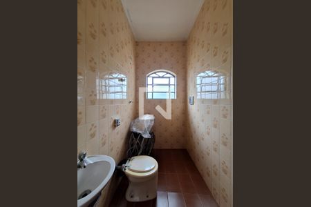 Casa à venda com 370m², 3 quartos e 6 vagasBanheiro salão