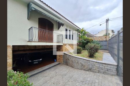 Casa à venda com 370m², 3 quartos e 6 vagasFachada