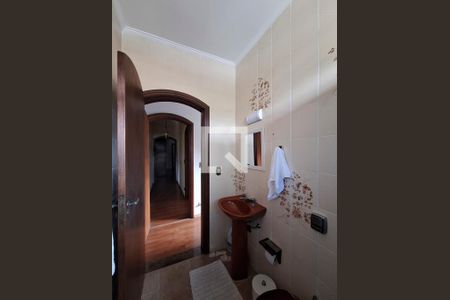 Casa à venda com 370m², 3 quartos e 6 vagasBanheiro Quarto 1