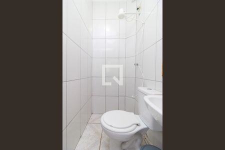 Casa à venda com 112m², 2 quartos e 1 vaga Casa à venda com 112m², 2 quartos e 1 vagaEdícula - Banheiro