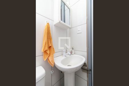 Casa à venda com 112m², 2 quartos e 1 vaga Casa à venda com 112m², 2 quartos e 1 vagaEdícula - Banheiro