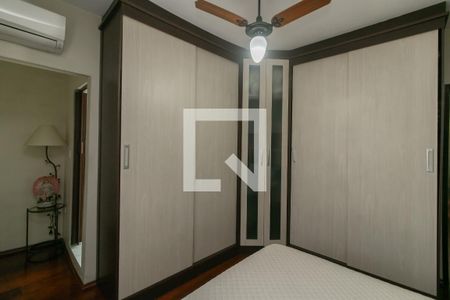 Casa à venda com 230m², 4 quartos e 2 vagasSuite