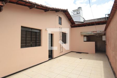 Casa à venda com 130m², 3 quartos e 6 vagasÁrea Externa