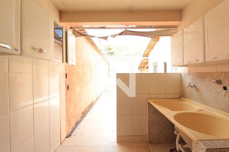 Casa à venda com 130m², 3 quartos e 6 vagasÁrea de Serviço