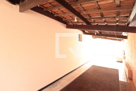 Casa à venda com 130m², 3 quartos e 6 vagasÁrea Externa