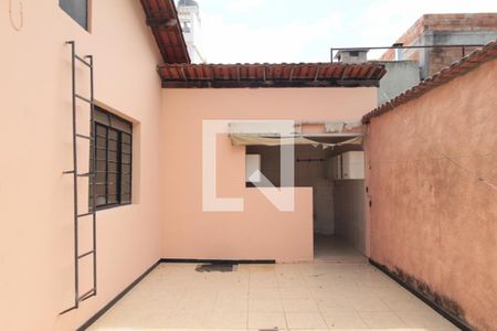Casa à venda com 130m², 3 quartos e 6 vagasÁrea Externa