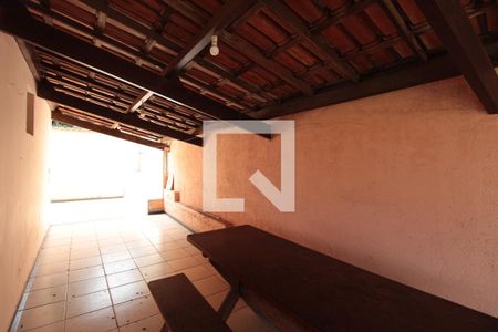 Casa à venda com 130m², 3 quartos e 6 vagasÁrea Externa