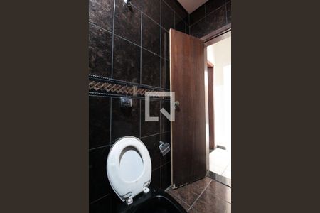 Casa à venda com 130m², 3 quartos e 6 vagasBanheiro Social