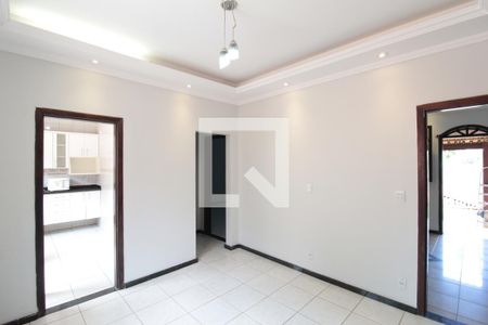 Casa à venda com 130m², 3 quartos e 6 vagasCopa