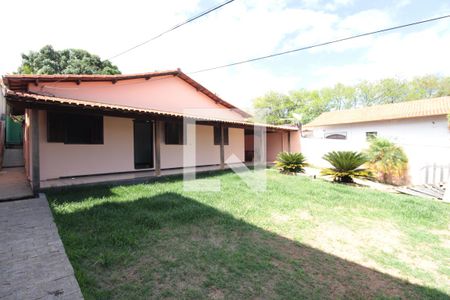 Casa à venda com 130m², 3 quartos e 6 vagasQuintal