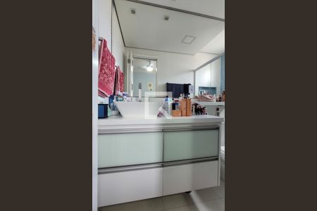 Apartamento à venda com 96m², 3 quartos e 2 vagasBanheiro da suíte