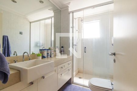 Apartamento à venda com 214m², 3 quartos e 3 vagas Apartamento à venda com 214m², 3 quartos e 3 vagasBanheiro 3 - Suíte