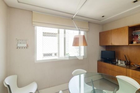 Apartamento à venda com 214m², 3 quartos e 3 vagas Apartamento à venda com 214m², 3 quartos e 3 vagasCozinha