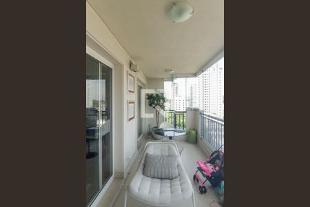 Apartamento à venda com 214m², 3 quartos e 3 vagas Apartamento à venda com 214m², 3 quartos e 3 vagasVaranda da Sala