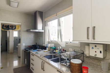 Apartamento à venda com 214m², 3 quartos e 3 vagas Apartamento à venda com 214m², 3 quartos e 3 vagasCozinha