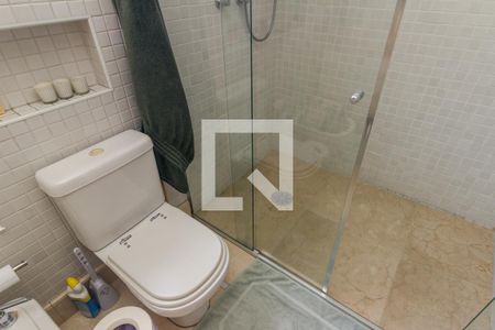 Apartamento à venda com 214m², 3 quartos e 3 vagas Apartamento à venda com 214m², 3 quartos e 3 vagasBanheiro 1 - Suíte