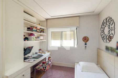 Apartamento à venda com 214m², 3 quartos e 3 vagas Apartamento à venda com 214m², 3 quartos e 3 vagasQuarto 2 - Suíte