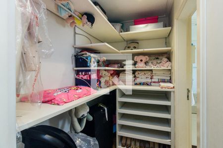 Apartamento à venda com 214m², 3 quartos e 3 vagas Apartamento à venda com 214m², 3 quartos e 3 vagasQuarto 2 - Suíte