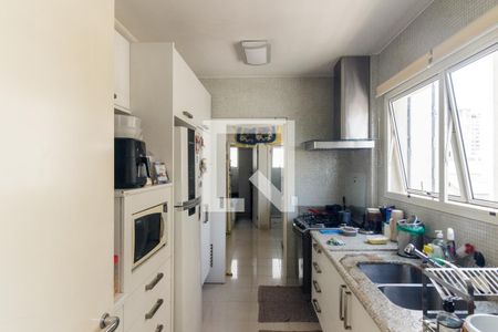 Apartamento à venda com 214m², 3 quartos e 3 vagas Apartamento à venda com 214m², 3 quartos e 3 vagasCozinha