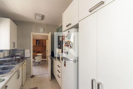 Apartamento à venda com 214m², 3 quartos e 3 vagas Apartamento à venda com 214m², 3 quartos e 3 vagasCozinha
