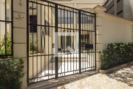 Apartamento à venda com 214m², 3 quartos e 3 vagas Apartamento à venda com 214m², 3 quartos e 3 vagasFachada