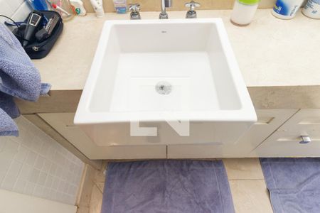 Apartamento à venda com 214m², 3 quartos e 3 vagas Apartamento à venda com 214m², 3 quartos e 3 vagasBanheiro 3 - Suíte