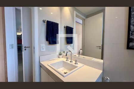 Apartamento à venda com 105m², 2 quartos e 2 vagasBanheiro da Suíte 2