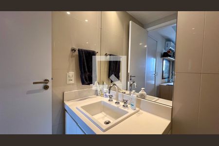 Apartamento à venda com 105m², 2 quartos e 2 vagasBanheiro da Suíte 1