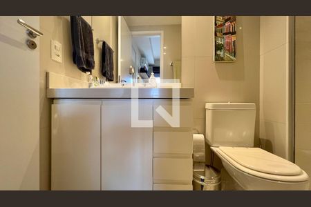 Apartamento à venda com 105m², 2 quartos e 2 vagasBanheiro da Suíte 1