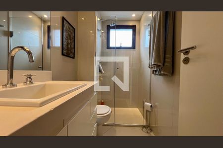 Apartamento à venda com 105m², 2 quartos e 2 vagasBanheiro da Suíte 2
