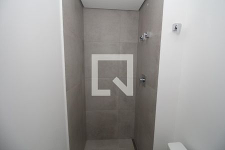 Banheiro de kitnet/studio para alugar com 0 quarto, 21m² em Vila Gomes Cardim, São Paulo