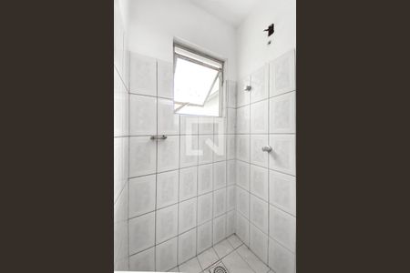 Apartamento para alugar com 60m², 2 quartos e sem vagaBanheiro