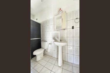 Apartamento para alugar com 60m², 2 quartos e sem vagaBanheiro