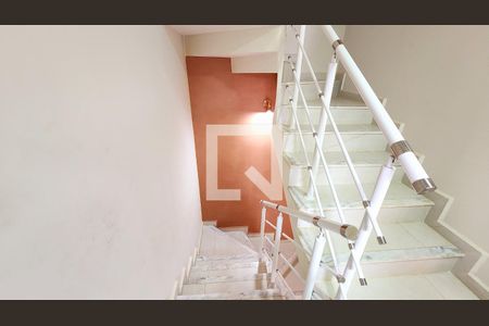 Casa à venda com 259m², 3 quartos e 2 vagasEscada