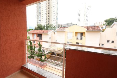 Casa de condomínio para alugar com 150m², 3 quartos e 2 vagasVaranda do Quarto 2